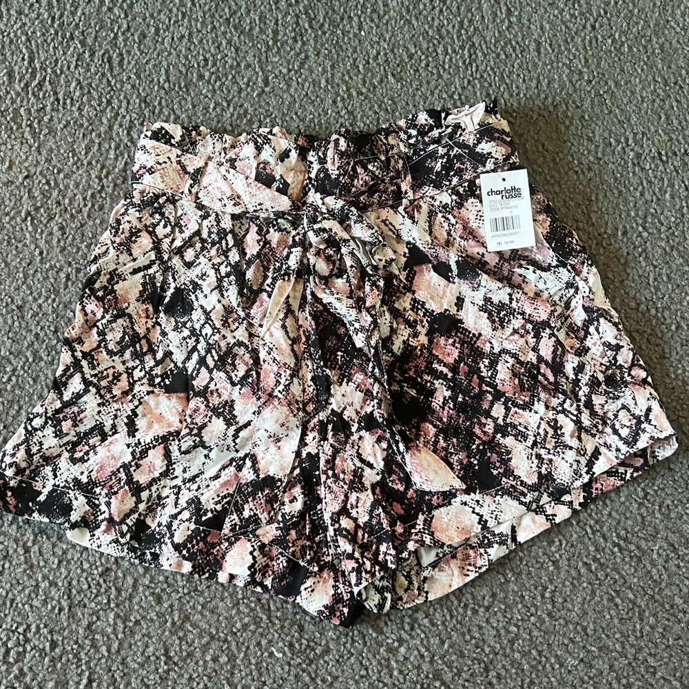 NWT lightweight snakeskin print shorts